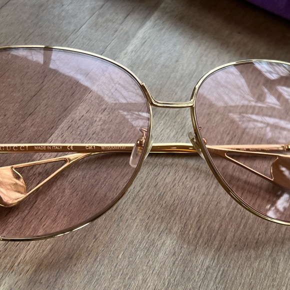 🌟 Gucci GG0252S 005 Butterfly Sunglasses - Gold Metal Frame with Pink Lenses 🌟 - Picture 10 of 11
